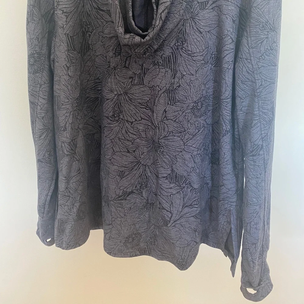Women’s Title Nine tunic hoodie - Picture 2 of 3